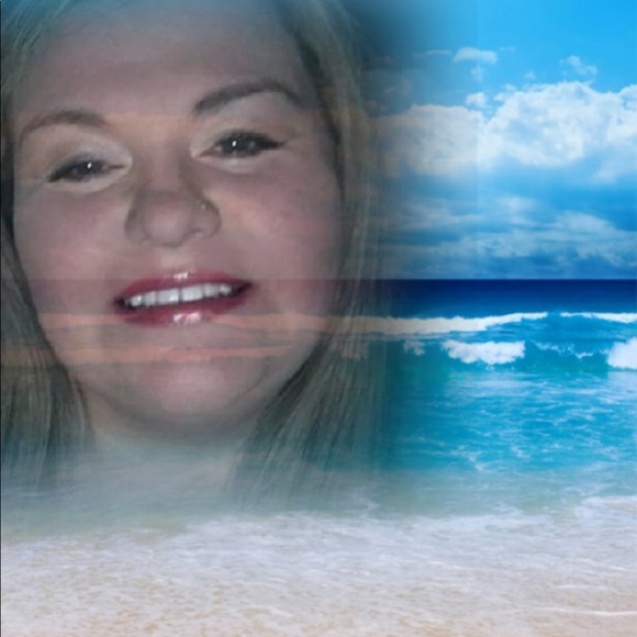 Meet your Posher, Donna - Picture 2 of 2